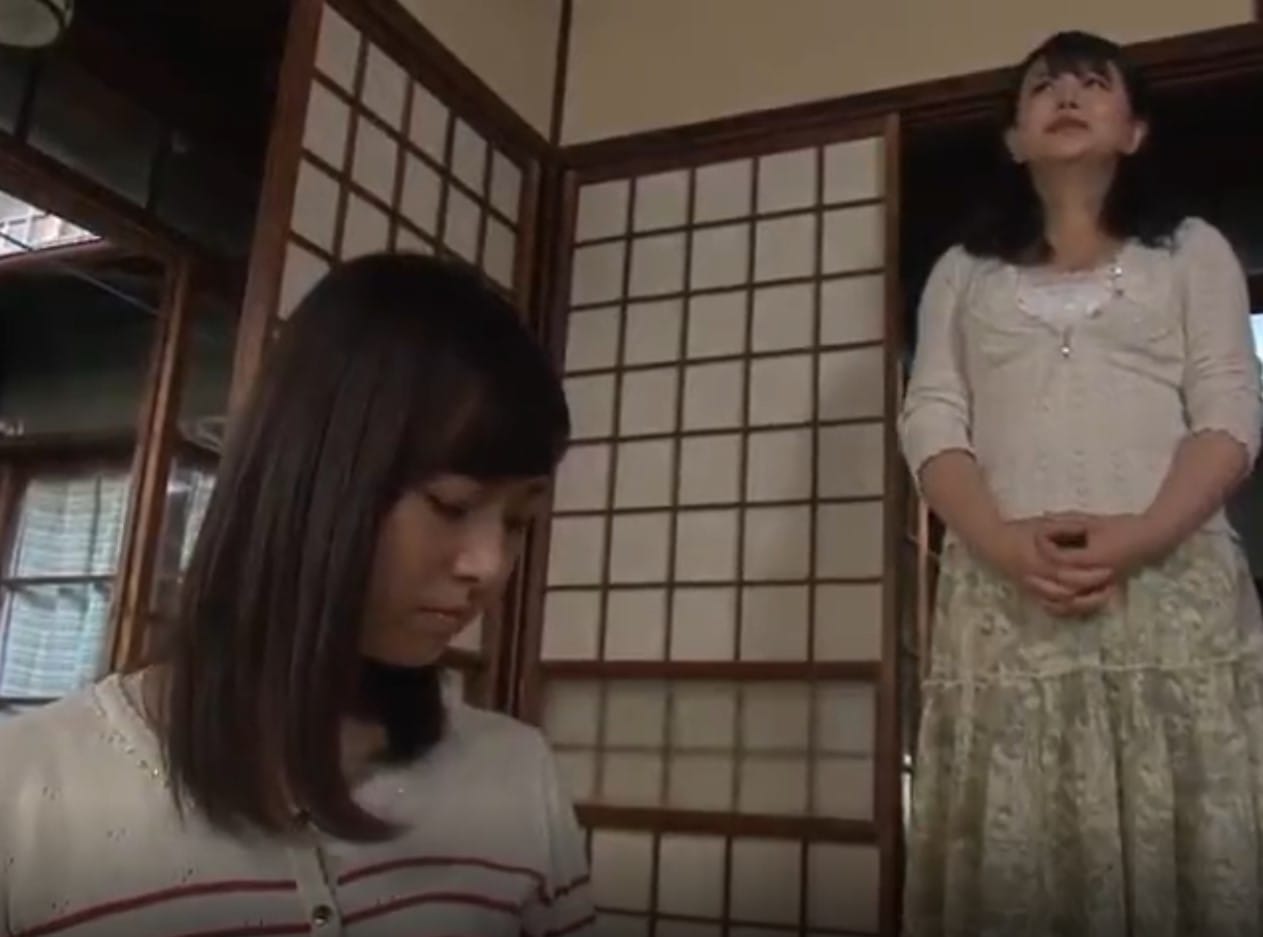 『義理お姉さん…もっと責めてください…』レスの果てに待っていたのは義姉とのレズファックwwマ◯コ擦り付け合い同時悶絶絶頂w