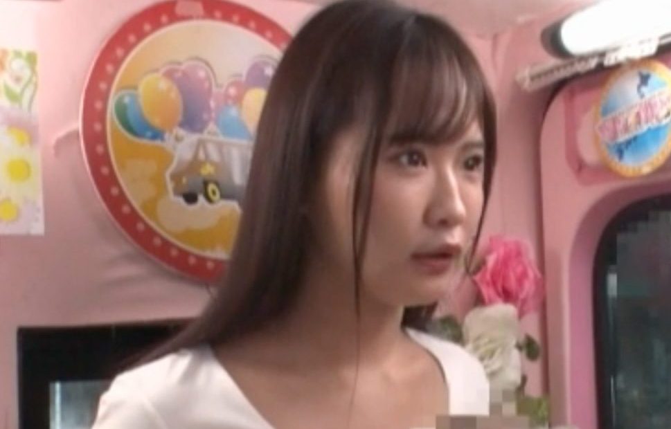 【マジックミラー×素人美女】高学歴お姉さんを車内でガチ犯し！手マン攻めでオマンコ犯され素股からの生ハメ！