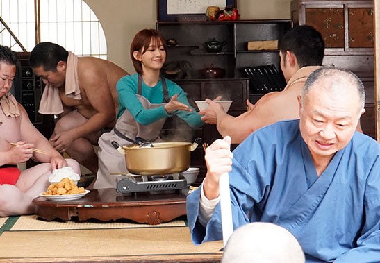 【美人女将×巨体責め】大きな身体に包まれ快感爆発！『こんなの耐えられない…』種付けプレスで腰抜け寸前ｗ