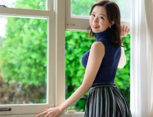 【AVデビュー】『何もかも忘れて、スケベな事に没頭したい。』清楚な見た目の奥に隠された変態性！常に肉欲を求めて止まらない！