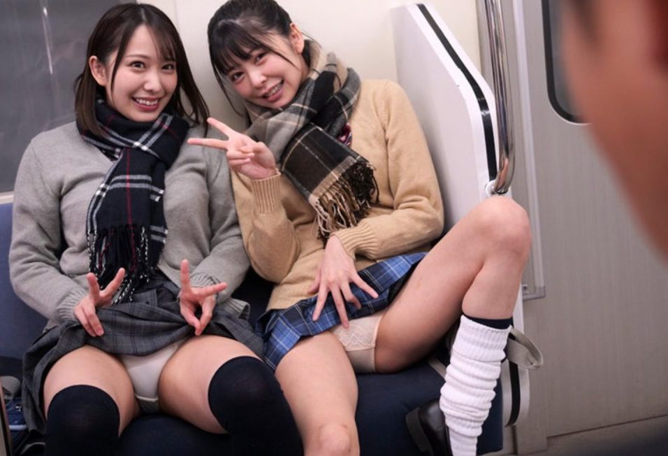 最終電車でパンツ丸見えでジジィを誘惑するメスガキJK共ww本能には勝てずにチ◯ポは即勃起してしまい…