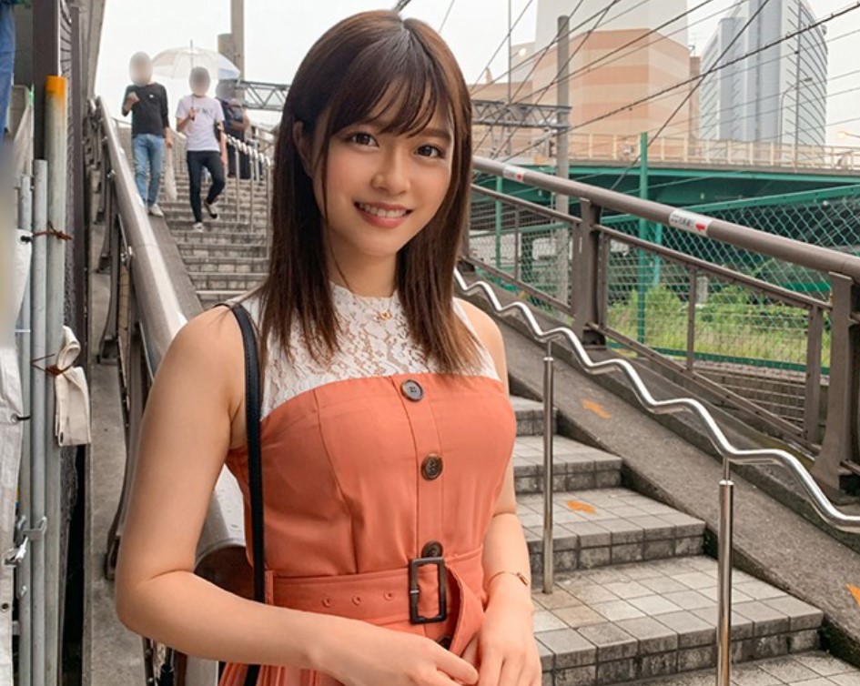 【素人】慣れていないからこそエロい！素人美女をゆっくり脱がせ生ゴムなしエッチへww