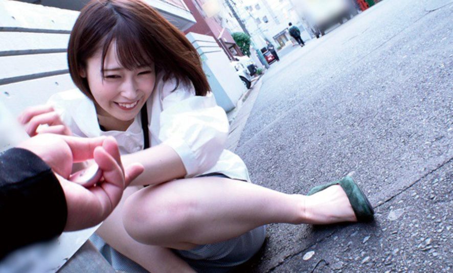 【リモバイデート×素人美女】謝礼に釣られてエッチな企画に参加するお姉さん！バイブでおマンコ弄ばれてイク！