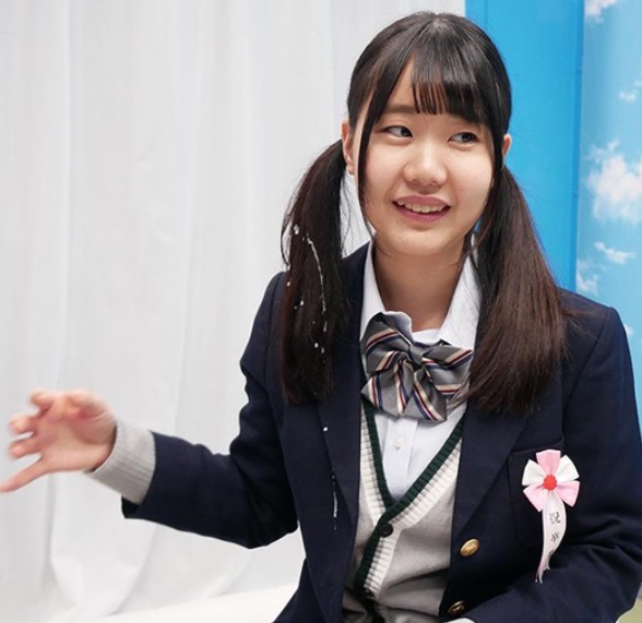 『こんな感じで気持ちいいかなぁ？♡』卒業式直後のミニスカJKが何度も射精させるほど高額賞金GET！未成年ガールの初々しい性技w