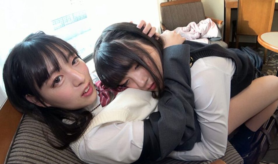 【男の娘×JK】激カワニューハーフ美女がレズプレイ！濃厚フェラでおチンポしゃぶって体重ねちゃう！