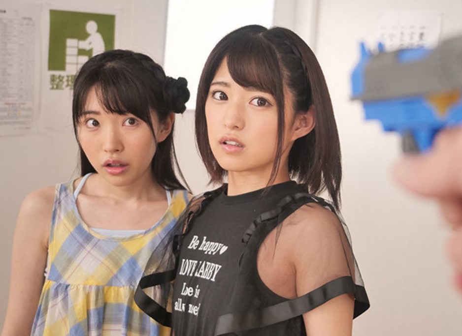 【3P×女子高生】エロ教師が変態化させる玩具で生徒を変貌させ生ハメしちゃう！乳首犯してオマンコにデカチンぶち込み！