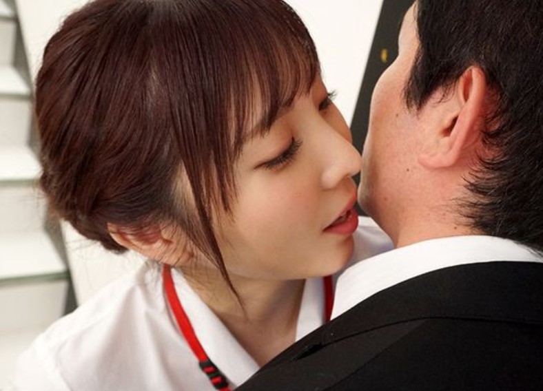 【月乃さくら×淫語】美人OLが生チ◯ポに堕ちる瞬間ww下から突き上げられ痙攣昇天キメる敏感美女様ww