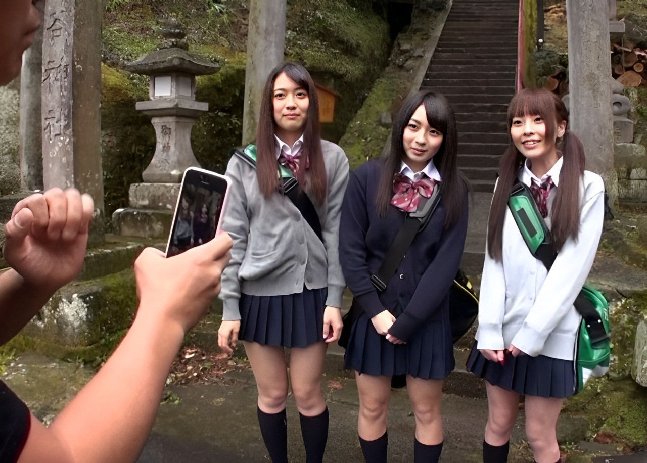『エッチってこんなに気持ちいいの…♡？』まだ男を知らないJK様にチ◯ポ突き出し手コキレクチャーww無邪気な笑顔が可愛すぎた件ww
