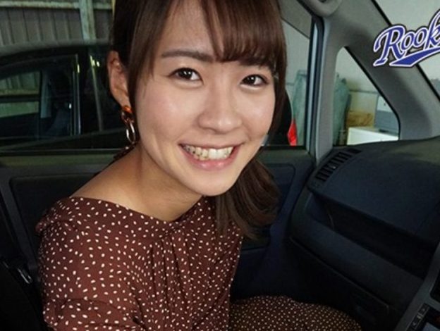 すぐ言う事を聞いてくれる雌犬痴女様とファックww車の中でもしゃぶってくれる至福変態プレイww
