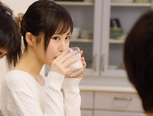 貞操を守るより今を楽しみたい！『夫のチ●ポより好きぃ…♡』貧乳エロ義姉と旦那の横で禁断交尾！