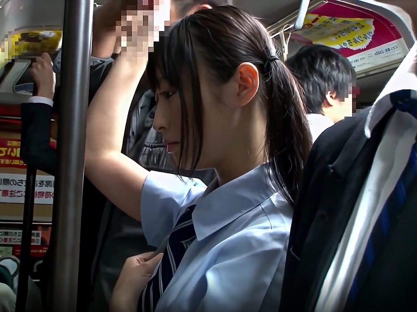 『絶対イキたくない…！』痴漢師に狙われた美人JKの末路ww強がりを逆手に取られ屈辱の生チ◯ポ挿入へww