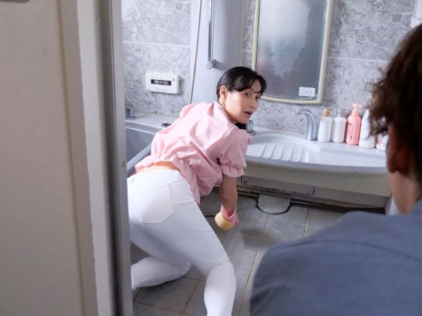 美人義母のおマ◯コがヤバすぎたwwチ◯ポに吸い付きまくる変態性器に即絶頂の快楽生き地獄ww