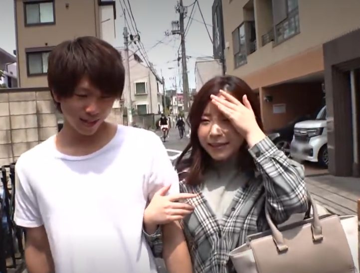 【イチャハメ×巨乳美女】敏感オマンコを愛撫されて感じるお姉さん！騎乗位で腰振り絶頂繰り返す！