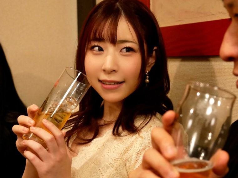 初恋の元カノはおチ◯ポ依存の変態女ww笑顔でチ◯ポに跨り腰振っちゃう変態女ww