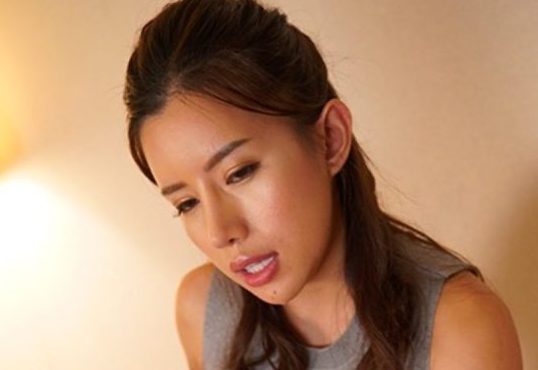 【永井マリア】美熟女お姉さんのヌルヌルマ◯コにチ◯ポ即挿入wwジジィの肉棒に喘がされる変態女ww