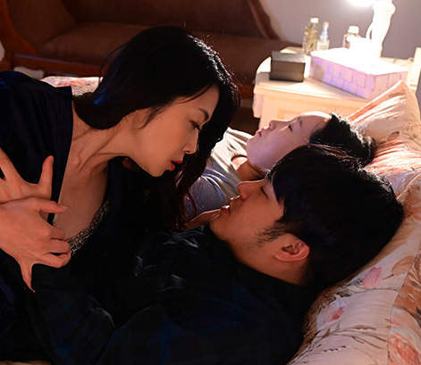 【北条麻妃×手マン責め】婿の肉棒をお口で育てる！『気持ちいい…♡』腰を振りながら快感に溺れるｗ