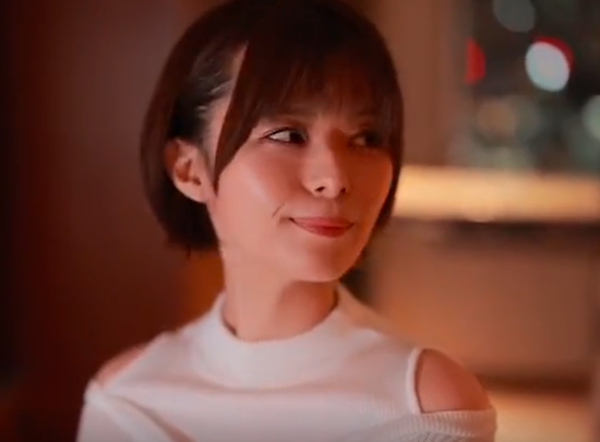 【月乃ルナ×騎乗位セックス】手コキと舌使いで男を翻弄！『気持ちいい…♡』バックで突かれ細い体が震えるｗ