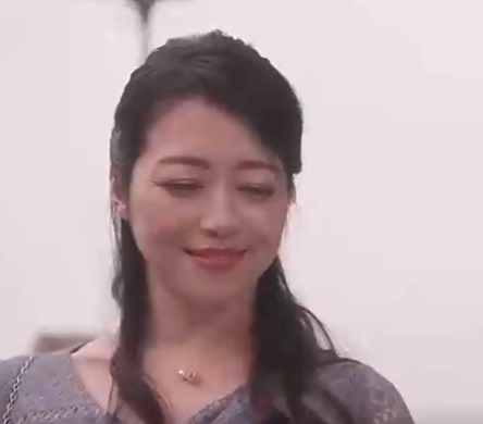 【美熟女×濃厚セックス】若い男を咥え込み理性崩壊！『気持ちいい…♡もっと突いて♡』脚を絡め離さないｗ