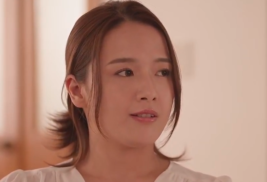 【美人義姉×中出し】膣奥まで肉棒をぶち込まれて感じる奥様が騎乗位で腰振り何度も絶頂繰り返す！