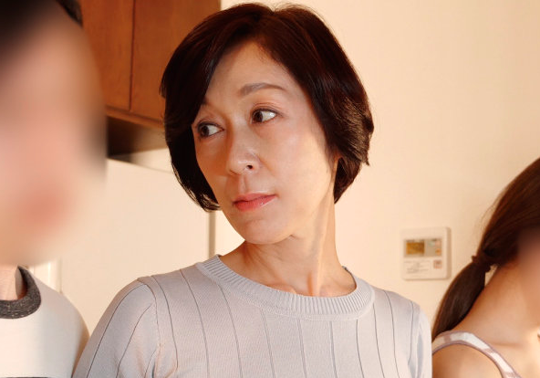 【敏感熟女×手マンで大洪水】欲求不満な熟女がオマンコを何度もイカされ喘ぎ声漏らしてガチイキ！