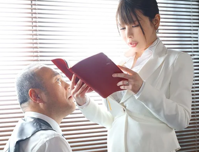 秘書にまでして面倒見てやってた部下がまさかの裏切り結婚！『何でもしますから…』借金の面倒の代わりに肉便器契約！