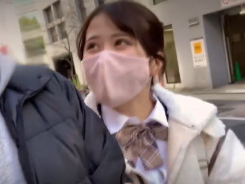 【イチャハメ×女子高生】散歩デートしてホテルでパコハメ！JKの絶品テクで即勃起したおチンポを騎乗位で咥える！