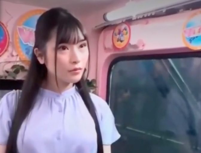 【MM×清楚美女】車内でイキ我慢リポートに挑戦するお姉さん！我慢できずにお股開いてガクブルイキ！