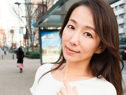 【ムチムチ義母×誘惑】絶品パイズリで若チンを勃起させて濃厚ザーメンを受け止める熟女！