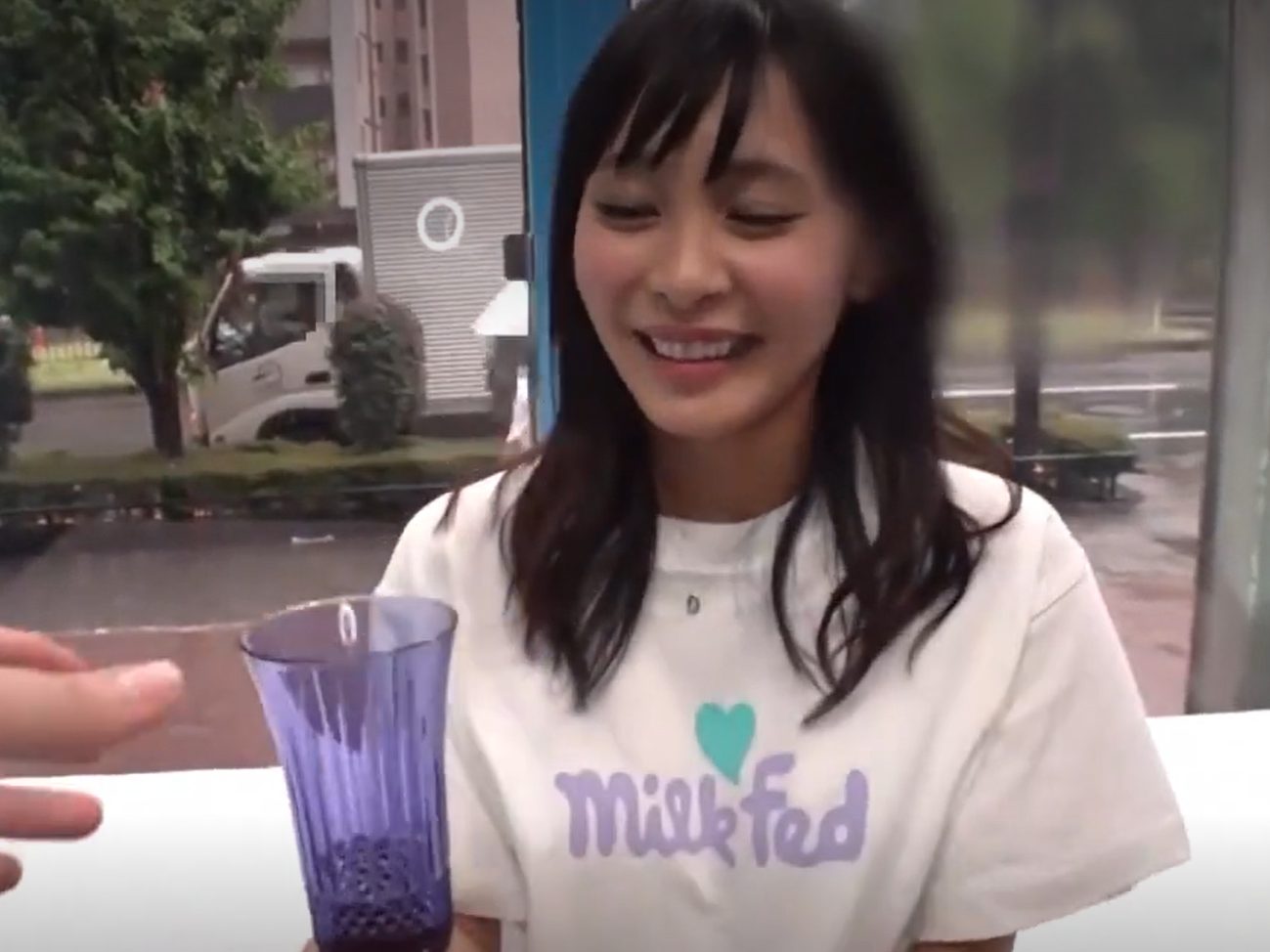 【MM号×女子大生】ナンパされたほろ酔いJDが車内で生肉をおまんこにぶち込まれてガチイキ！