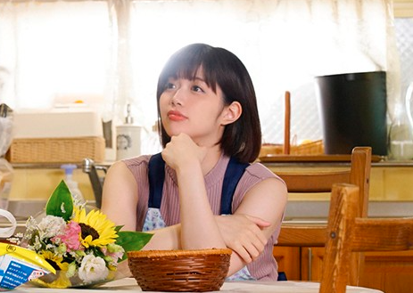 【若妻×絶品テク】激しい手マンでイカされる奥様！他人棒をフェラで堪能しピストン攻めでオマンコイカされ！