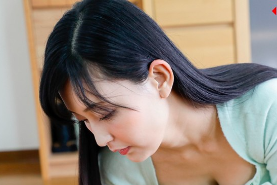 【並木塔子】突然現れた男に次々と犯●れる！『やめて…』抵抗も空しく人妻は弄ばれてしまう！