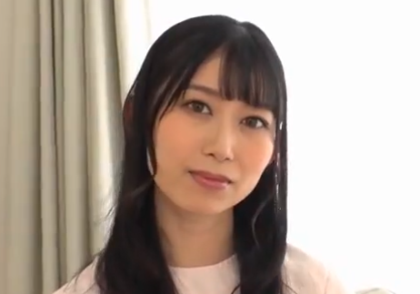 【美人奥さん×中出し】チェリーボーイと濃厚セックスする人妻！巧みなフェラでチ●ポはもう破裂寸前にwww