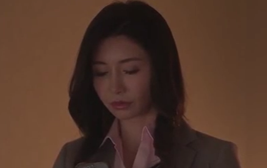 【パンスト熟女×フェラ】指先の誘いで理性ゆるむ！『そんな触り方…』腰が浮いて甘く乱れるｗ