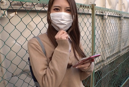 【援交×ヤリマンJK】ギャル高校生が謝礼目当てにおっさん肉棒をしゃぶるが塩対応にムカつき激ピス責め！