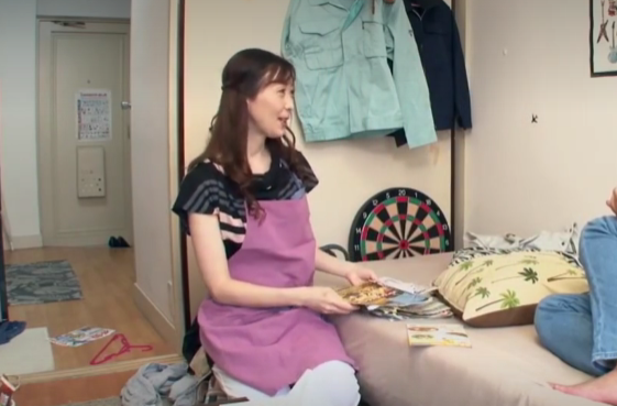 【美人家政婦×手マン攻め】オマンコをほぐされた熟女が騎乗位ピストンで乳首フル勃起しながら昇天！