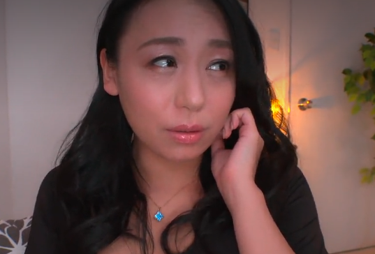 【エロ熟女×口内発射】欲求不満な奥様に肉棒を与えるとあえぎ越え漏らして何度もイキまくり！