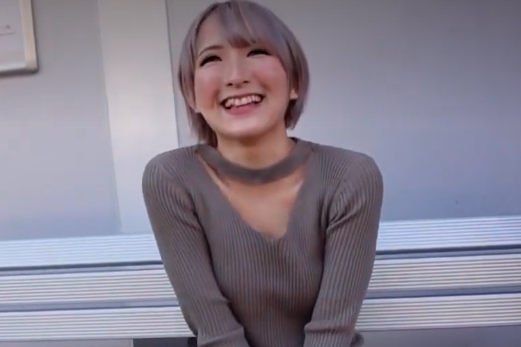 【淫乱お姉さん×放尿】野外えエロギャルがおしっこ垂れ流しながら手コキフェラで肉棒堪能！