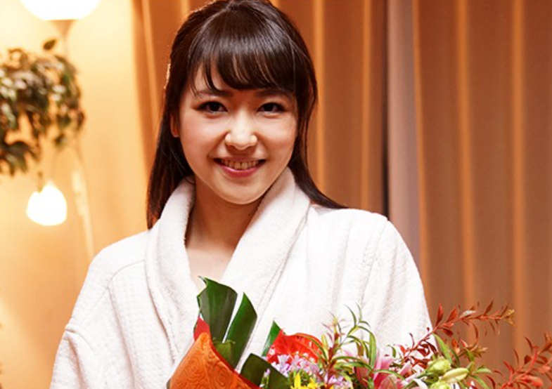 【ねっとりハメ×ママ友】母親と同い年の女性に恋をした若者がお母さんに内緒でハメちゃう！