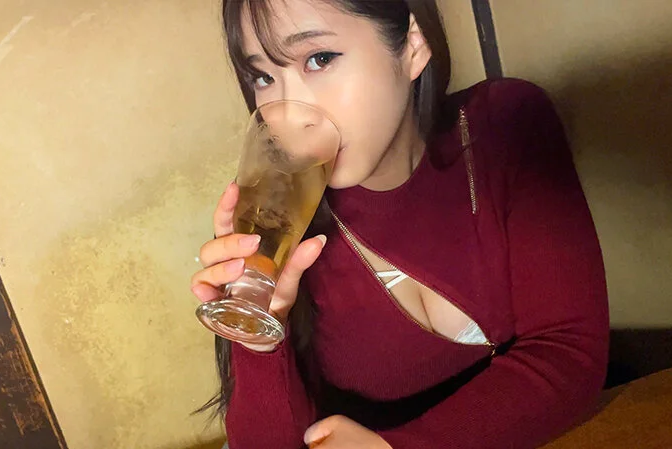 【初撮り×デカパイ美女】SSS級お姉さんがアイドル辞めてAV出演！絶品手コキフェラで肉棒イカす！