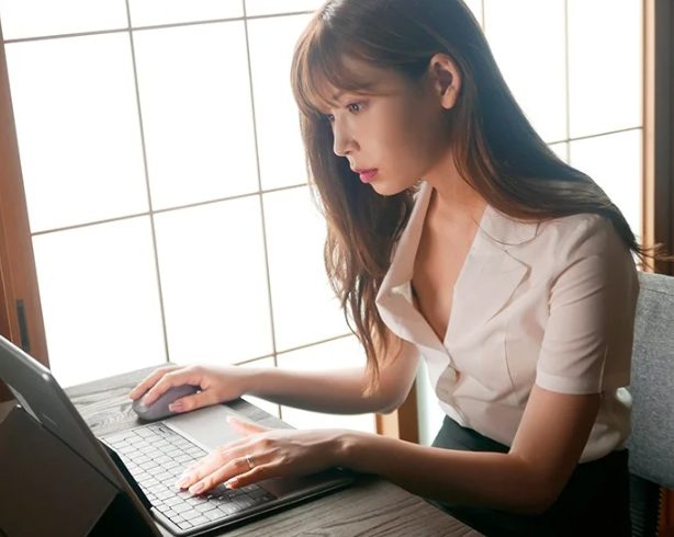【浮気×欲求不満奥様】ストレス溜まった人妻が夫以外の肉棒の虜になって何度もはめちゃう！
