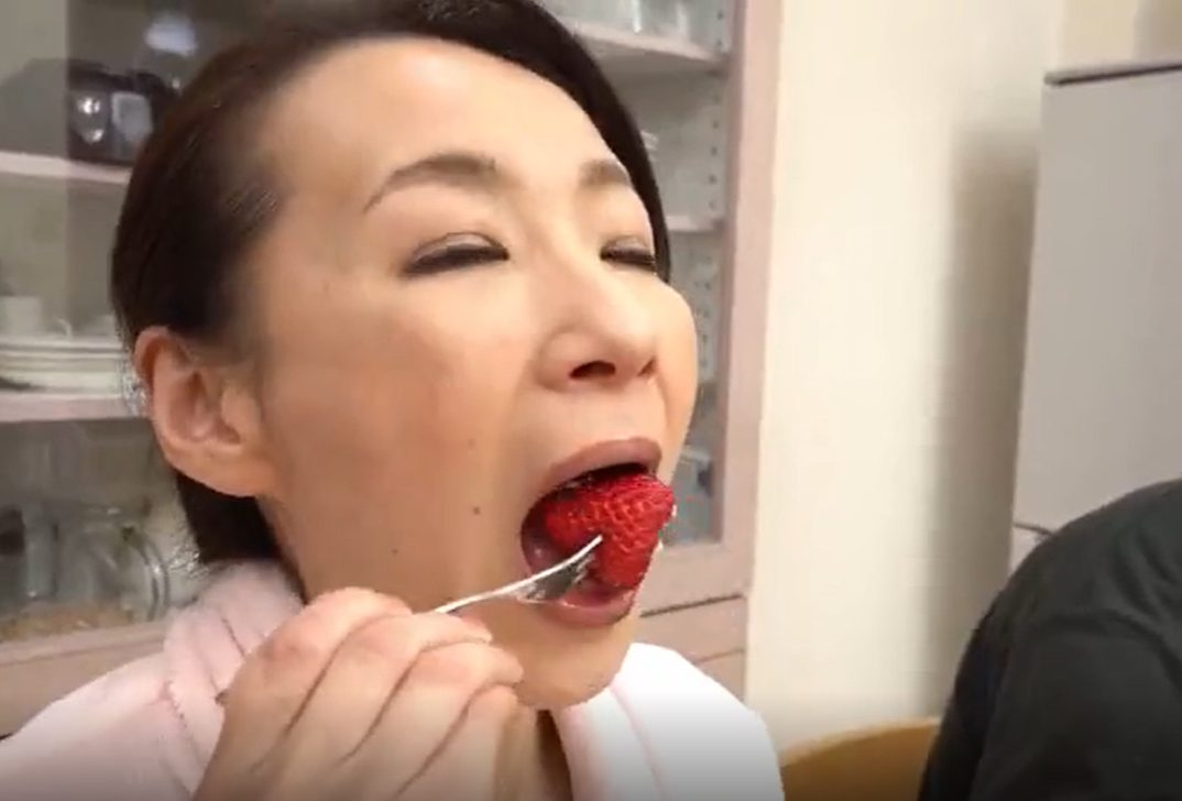 【AVデビュー×熟女】いくつになっても性欲が止まらないおばあさんがエロ顔晒してイク！