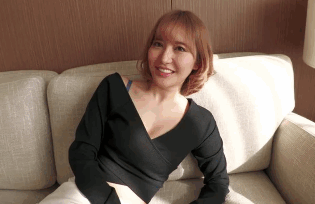 【百永さりな】美ギャル様と性欲丸出しの超絶変態プレイww生チ◯ポ挿入され自らアンアン喘いじゃう雌犬様ww