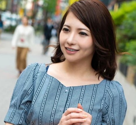 【ガチハメ×素人人妻】欲求不満奥様が性欲を満たす為に平気で他人棒しゃぶって感じちゃう！