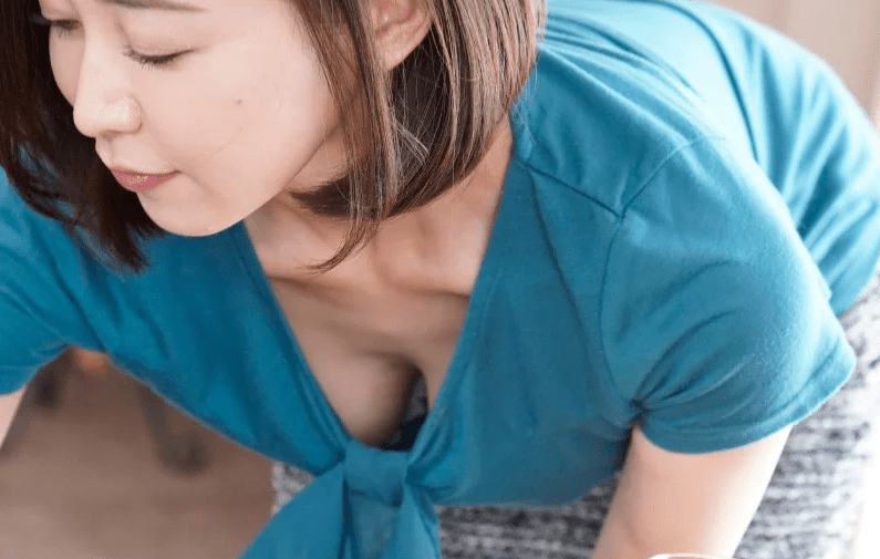 【オナニー×熟女】友人の母はいつも一人エッチするほど欲求不満！大好きだから僕のチンポをぶち込んじゃうｗ