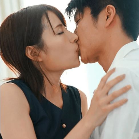 【ねっとりハメ×幼馴染】再会した幼馴染はお姉さんと成長し互いに本能のまま舌を絡ませクンニ攻めでオマンコイク！