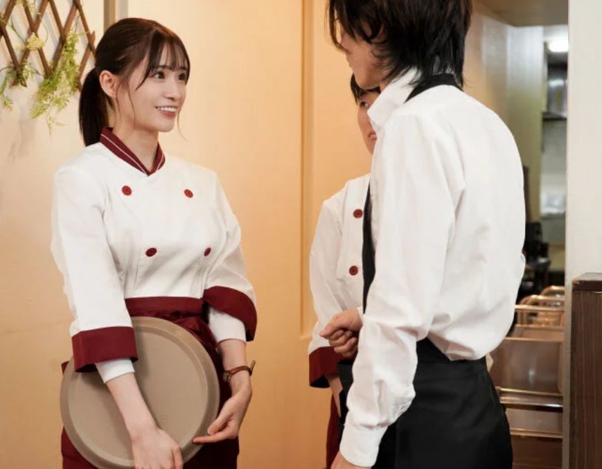 【誘惑×女子大生】小悪魔バイト美女が同僚を誘って店内でガチハメ！淫乱な顔晒してガチイキ！