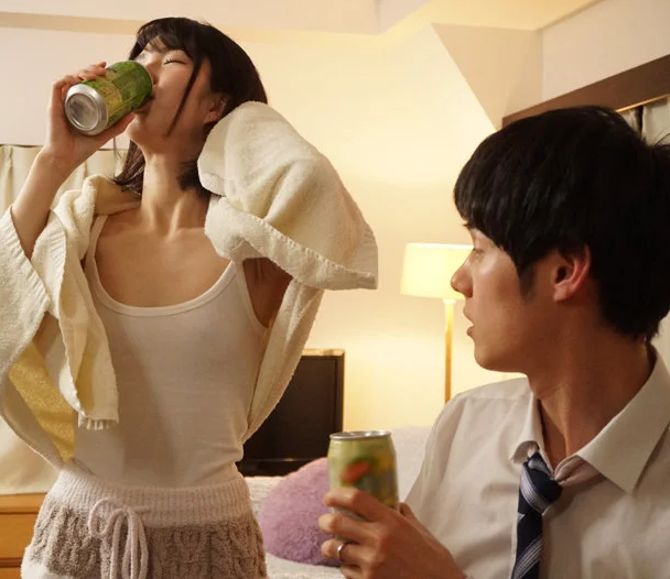 【ガチ性交×貧乳美女】同僚女性の普段着がエロいｗ無意識に男性を誘惑してガチハメ！