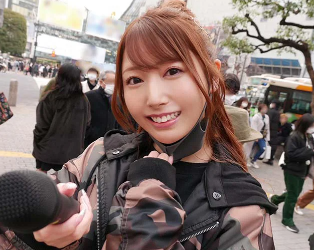 【逆ナン×淫乱お姉さん】素人男性をナンパしておチンポを堪能する絶品美女！濃厚フェラと手コキでザーメン搾取！